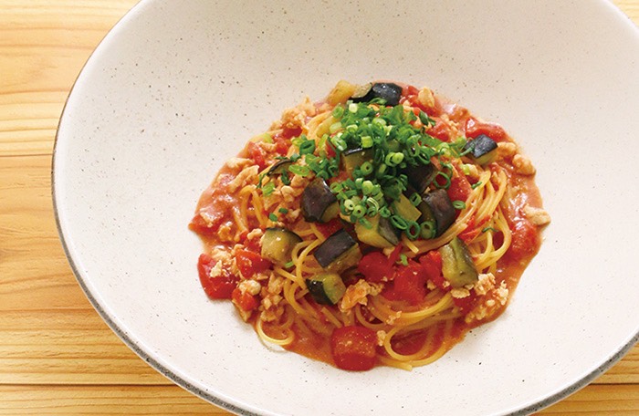 鶏そぼろと茄子の味噌トマト