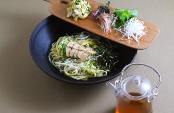 松茸と蒸し鶏の香りおだし茶漬けぱすた